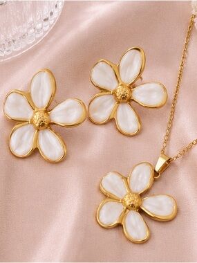 Gold & White Floral Pendant Necklace and Earrings Set